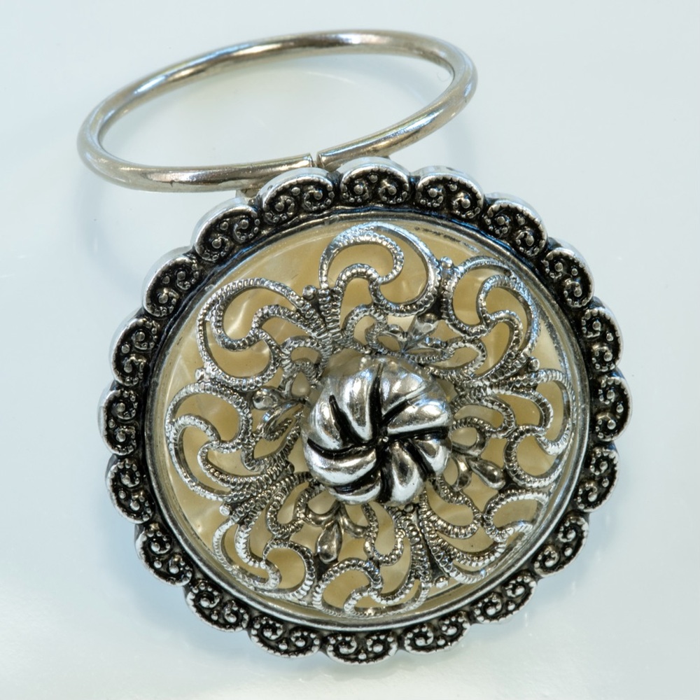 Vintage scarf clip. Made in Germany.